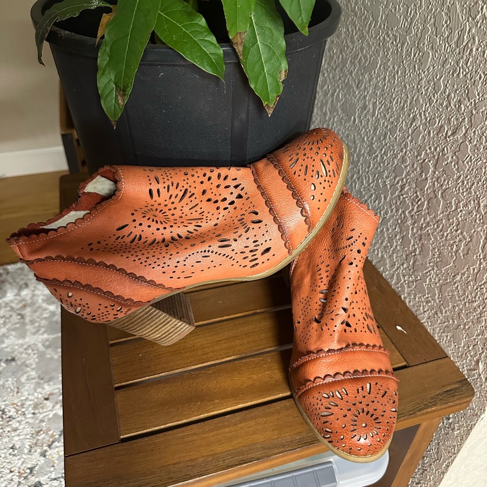 Women's spring step l’artise Perforated  Leather Heeled Ankle Boots